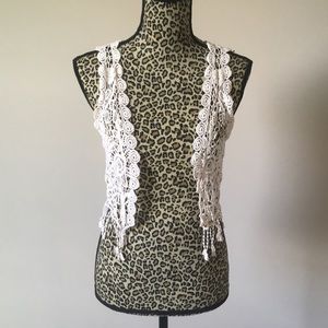 Cropped crochet vest